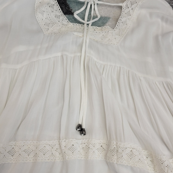 POL Feminine Boho Flowy Top Blouse Size Medium - Picture 6 of 9